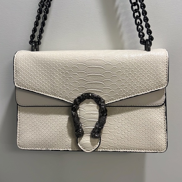 Crossbody Shoulder Bag - Picture 8 of 10